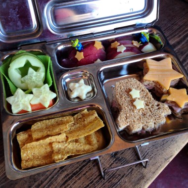 Space Bento from bunchesolunches.com