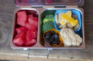 Five Church Snack Bentos from bunchesolunches.com