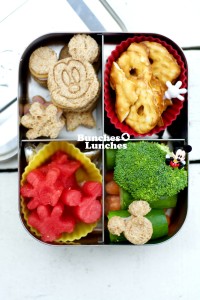 Mickey Mouse Bento Lunch from bunchesolunches.com